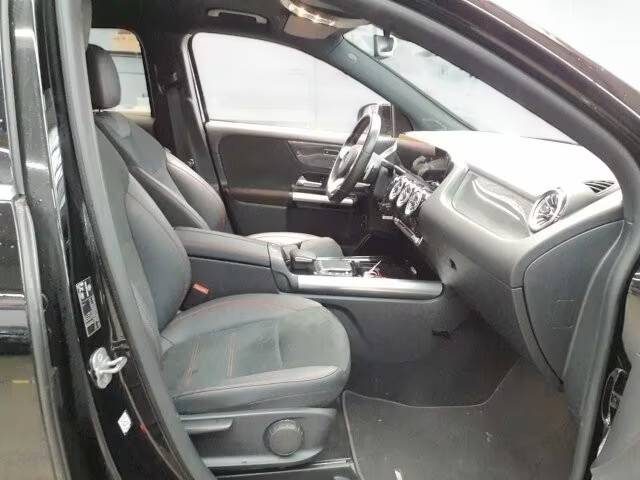 MERCEDES GLA 220D AMG LINE ATTELAGE 