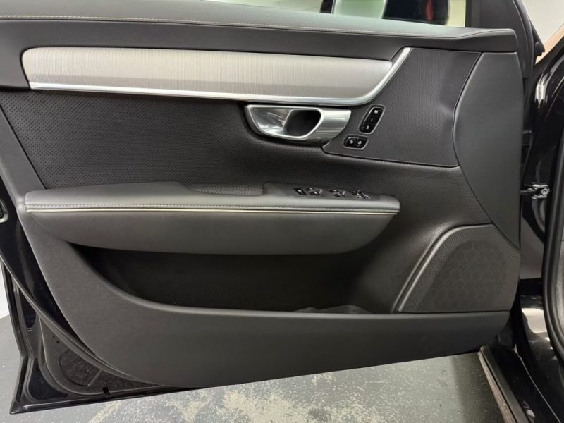 VOLVO V90 T8 PLUG-IN R-DESIGN AWD PANO ATTELAGE 
