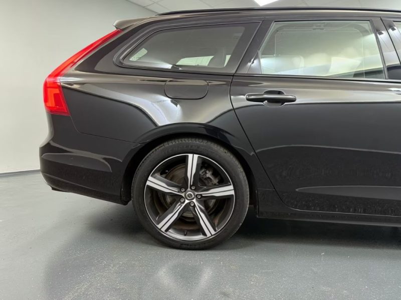 VOLVO V90 T8 PLUG-IN R-DESIGN AWD PANO ATTELAGE 