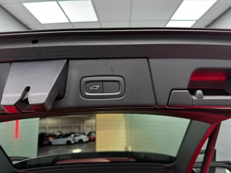 VOLVO V90 T8 PLUG-IN R-DESIGN AWD PANO ATTELAGE 