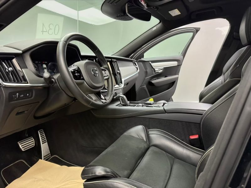 VOLVO V90 T8 PLUG-IN R-DESIGN AWD PANO ATTELAGE 