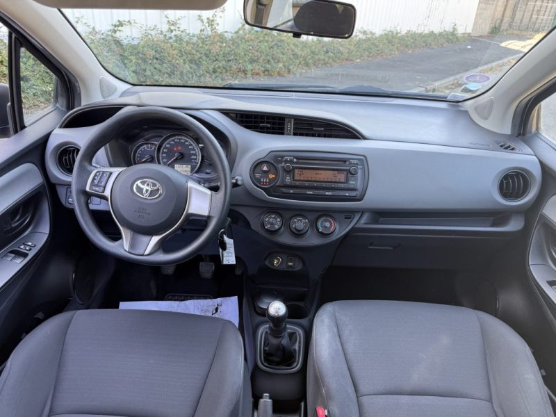 TOYOTA YARIS 1.0 VVTI 69 TECHNOLINE 1er Main