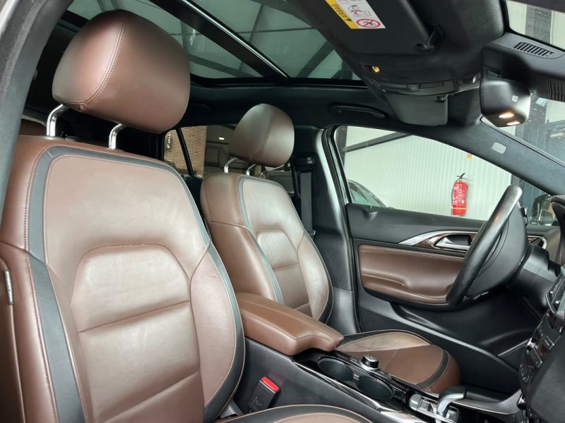 🚗 INFINITI Q30 2.0 170ch ⚙️ ☀️ Toit panoramique ♨️ Sièges chauffants