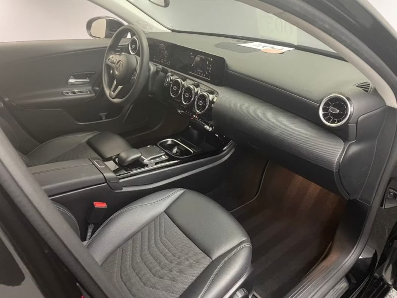 MERCEDES CLASSE A 180D CUIR 1 MAIN MUBX 