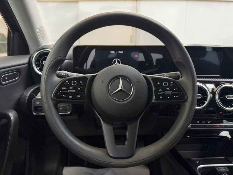 MERCEDES CLASSE A 180D CUIR PREMIERE MAIN 