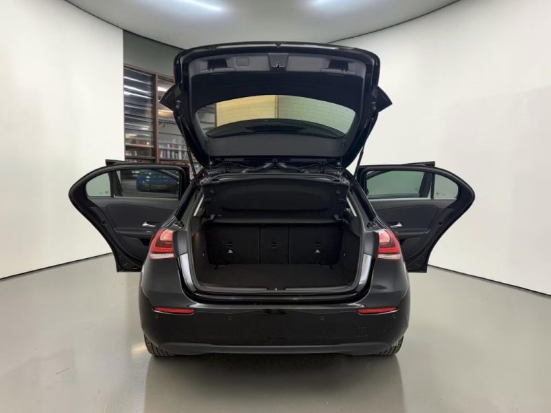 MERCEDES CLASSE A 180D CUIR PREMIERE MAIN 