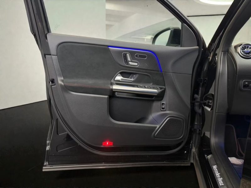MERCEDES GLA  250 4MATIC EDITION 1 AMG LINE