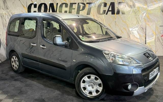 PEUGEOT PARTNER 1,6 HDI TENDANCE 2012 - 66 601Kms - Distrib ok - Premier Main -SUIVIT PEUGEOT