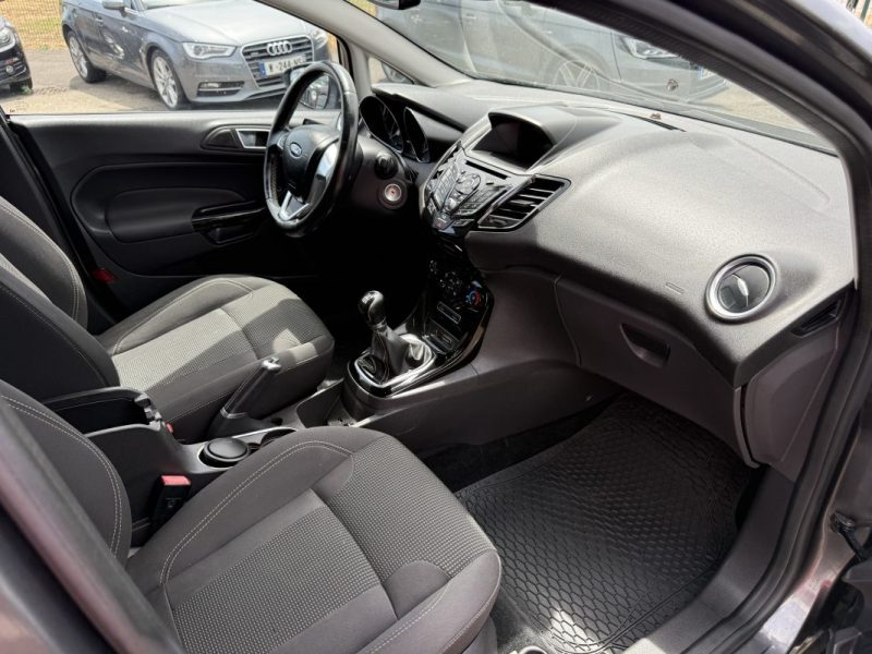 FORD FIESTA 1.0l 100ch Trend 1ére Main Garantie 6 Mois