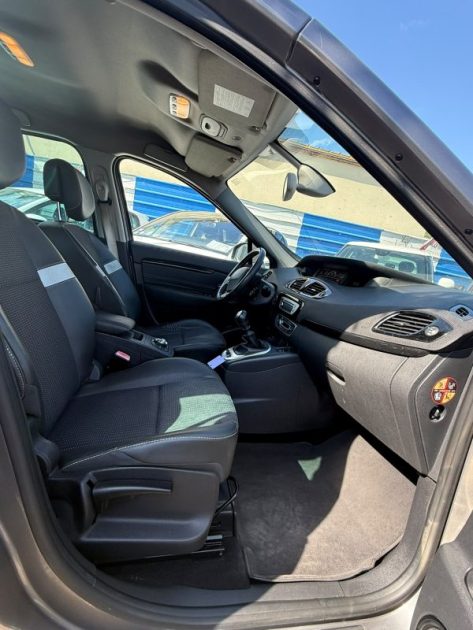 RENAULT SCENICIII GRAND BOSE  1.5 DCI 110 AUTHENTIQUE 5P 2013 7 PLCS 
