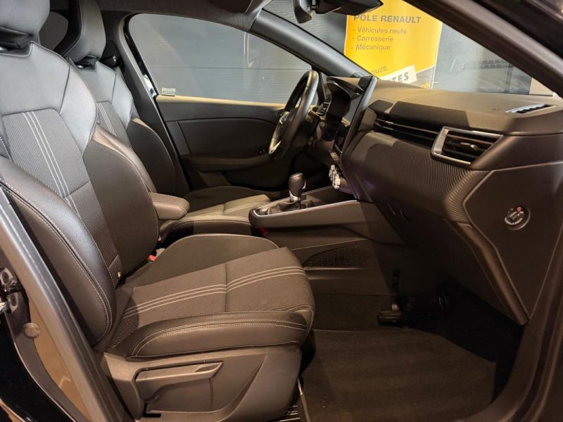 RENAULT  CLIO  E-TECH ENGINEERED FULL HYBRID 145 