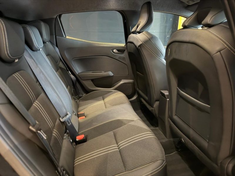 RENAULT  CLIO  E-TECH ENGINEERED FULL HYBRID 145 