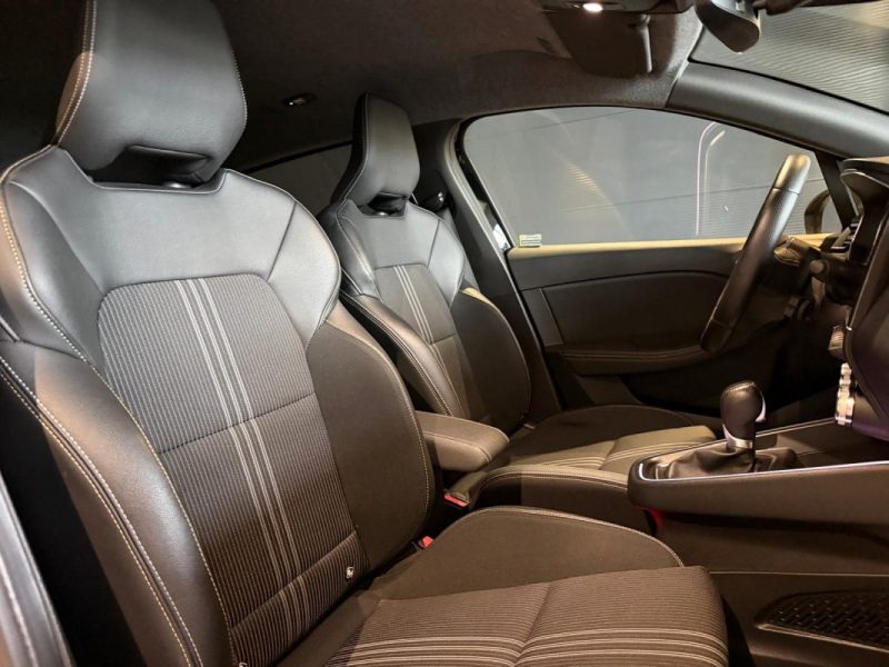 RENAULT  CLIO  E-TECH ENGINEERED FULL HYBRID 145 