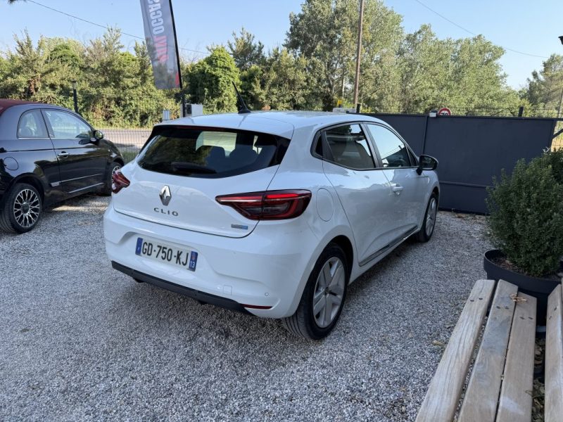 RENAULT CLIO V 1.6 E-TECH 140 ZEN 2021