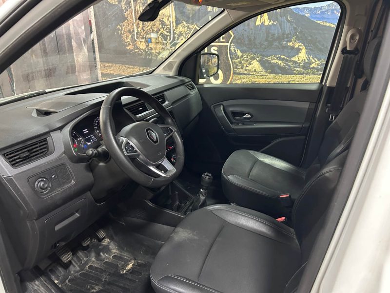 RENAULT EXPRESS VAN 1.5 BLUE DCI 95 ECO CONFORT 12/2021 PRIX HT : 8325 € PRIX TTC : 9990 €