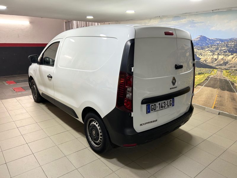 RENAULT EXPRESS VAN 1.5 BLUE DCI 95 ECO CONFORT 12/2021 PRIX HT : 8325 € PRIX TTC : 9990 €