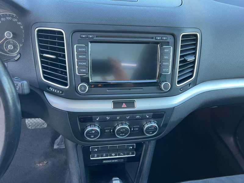 VOLKSWAGEN SHARAN 2.0 TDI 140 ch FAP BLUEMOTION TECHNOLOGY CARAT DSG6 7PL