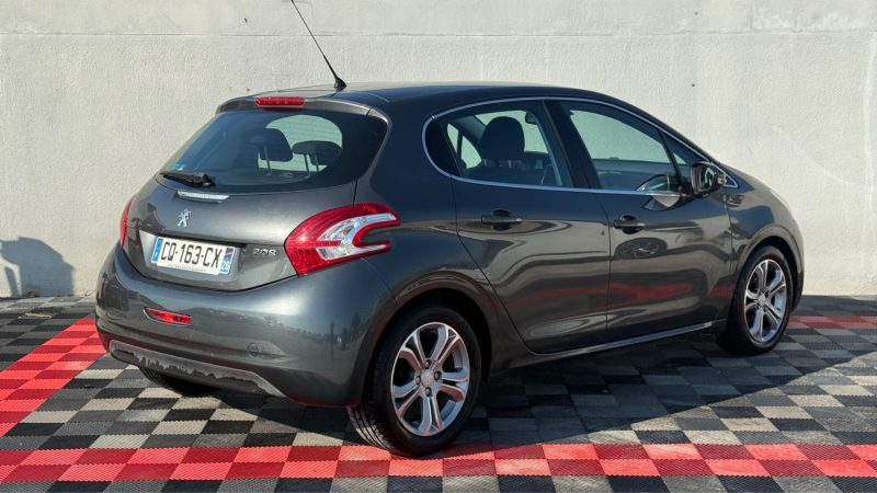 PEUGEOT 208 1.2 VTI 82 ALLURE 