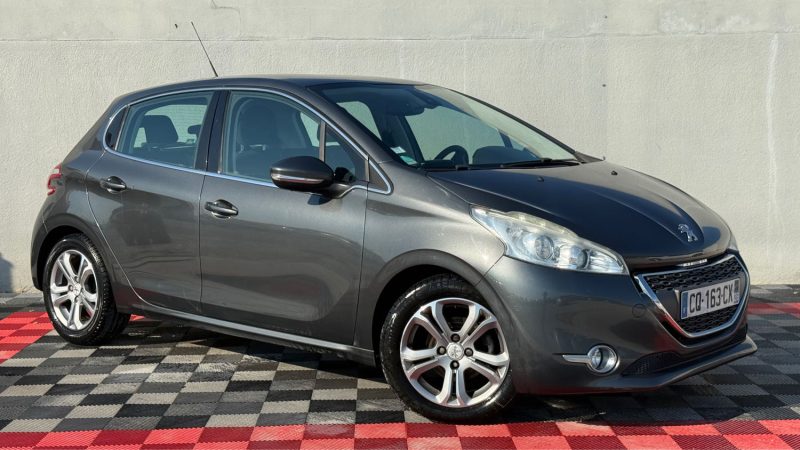 PEUGEOT 208 1.2 VTI 82 ALLURE 