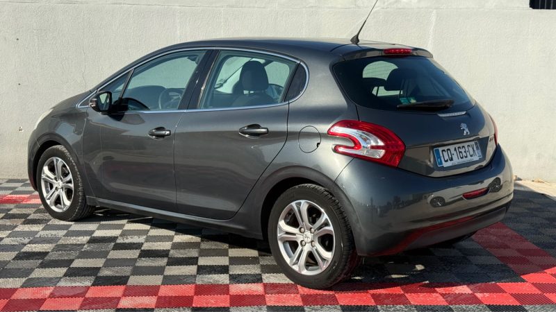 PEUGEOT 208 1.2 VTI 82 ALLURE 