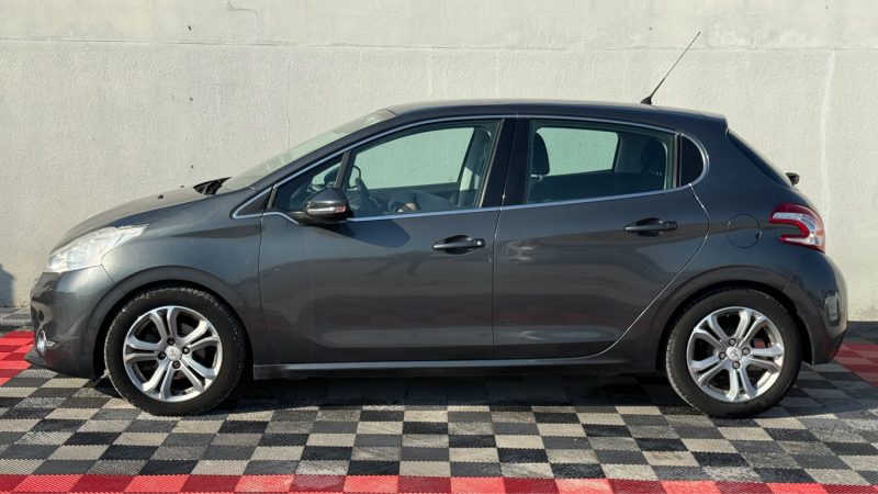 PEUGEOT 208 1.2 VTI 82 ALLURE 