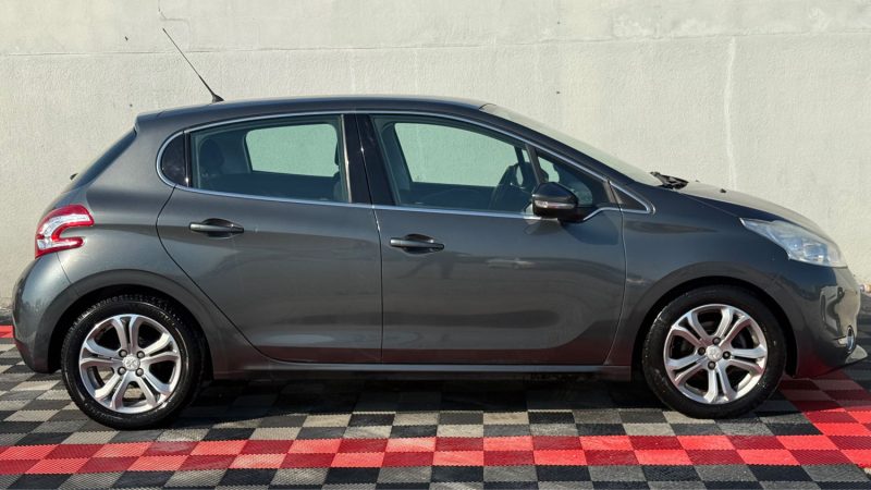 PEUGEOT 208 1.2 VTI 82 ALLURE 