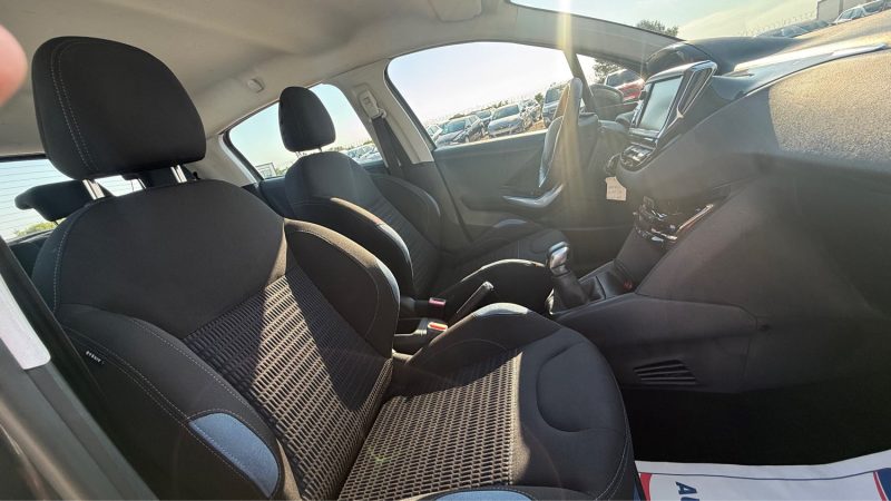 PEUGEOT 208 1.2 VTI 82 ALLURE 