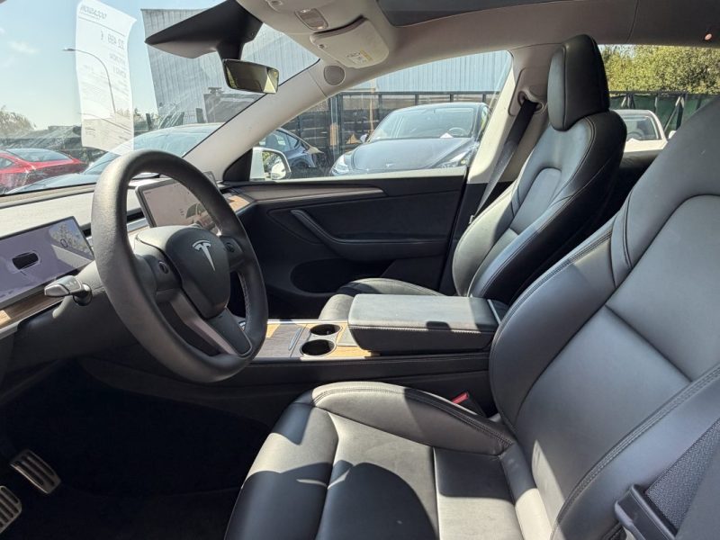 TESLA MODEL Y STANDARD PROPULSION 2024 ATTELAGE