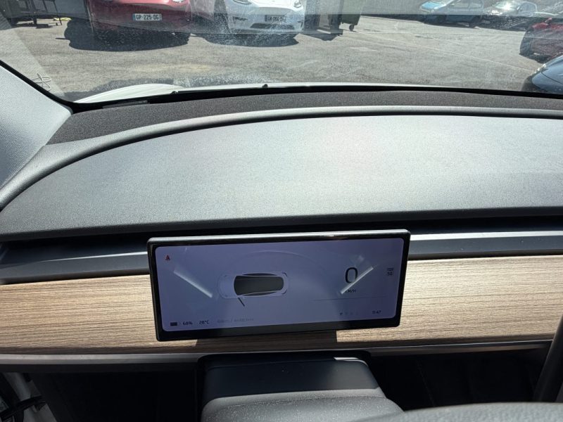 TESLA MODEL Y STANDARD PROPULSION 2024 ATTELAGE