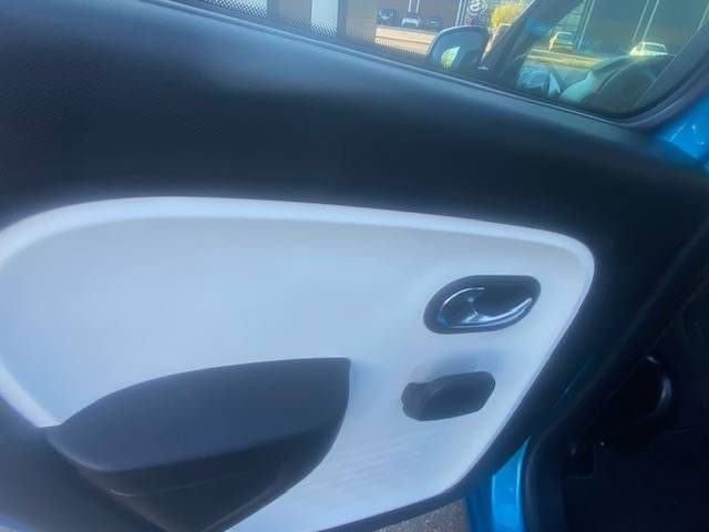 RENAULT TWINGOIII 1.0 SCE 70 ENERGY LIMITED 2015