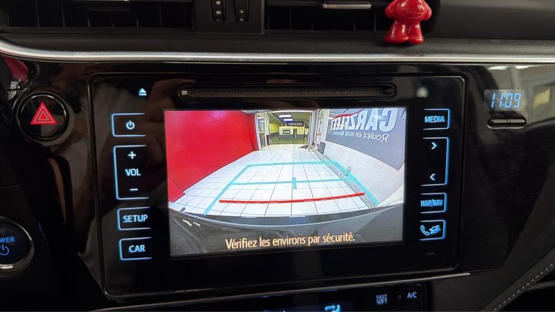 TOYOTA AURIS BERLINE HYBRIDE 1.8 AUTO DESIGN BUSINESS 136cv/1 ERE MAIN/TVA RECUPERABLE
