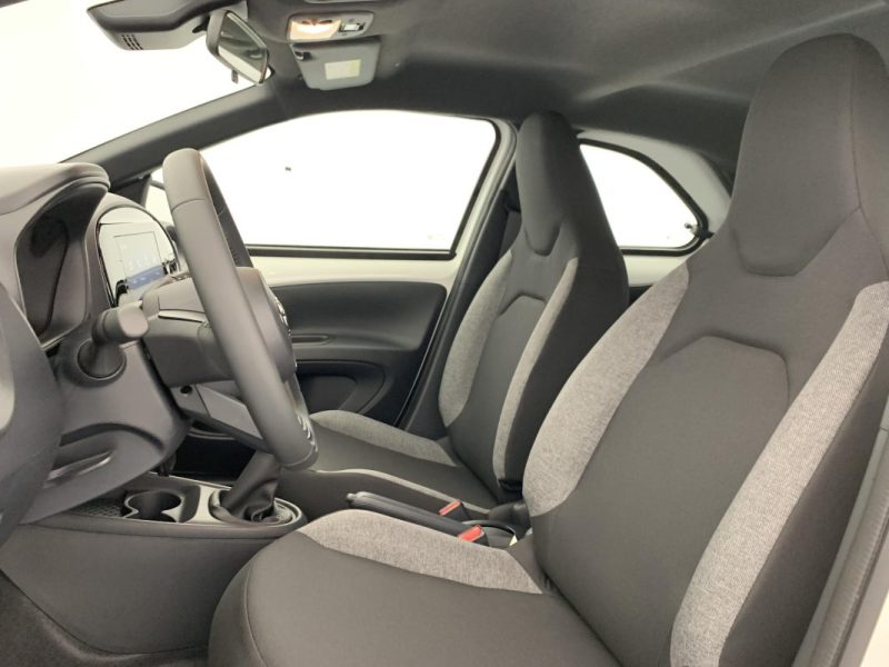 TOYOTA AYGO X NEUF EN STOCK 1.0 VVT-I 72 DYNAMIC 2025