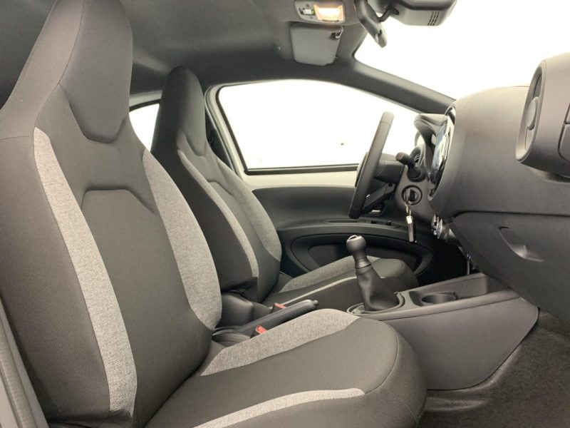 TOYOTA AYGO X NEUF EN STOCK 1.0 VVT-I 72 DYNAMIC 2025