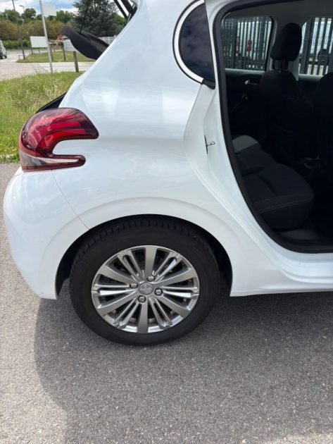 PEUGEOT 208 1.2 110 ALLURE 