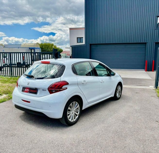PEUGEOT 208 1.2 110 ALLURE 