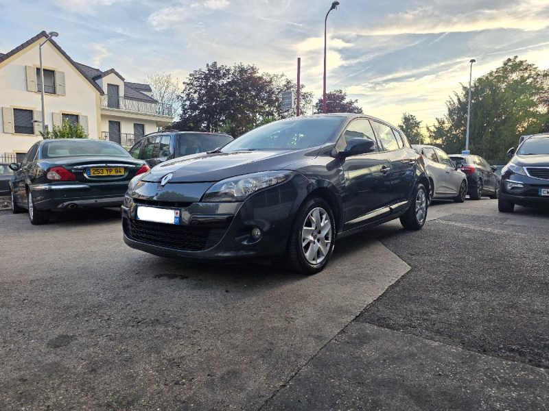 RENAULT MEGANE III 1.5 DCI 90 AUTHENTIQUE 2012