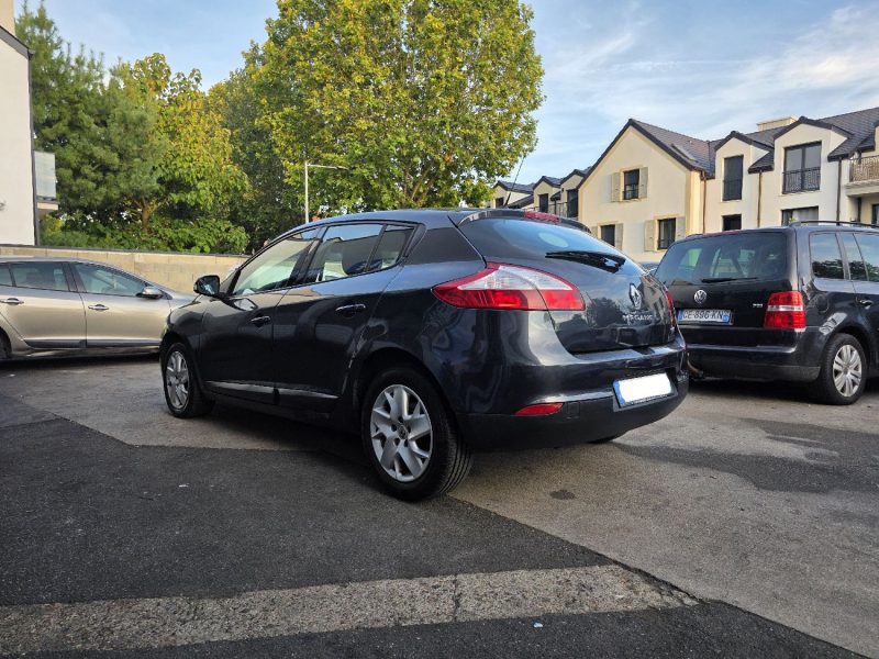 RENAULT MEGANE III 1.5 DCI 90 AUTHENTIQUE 2012