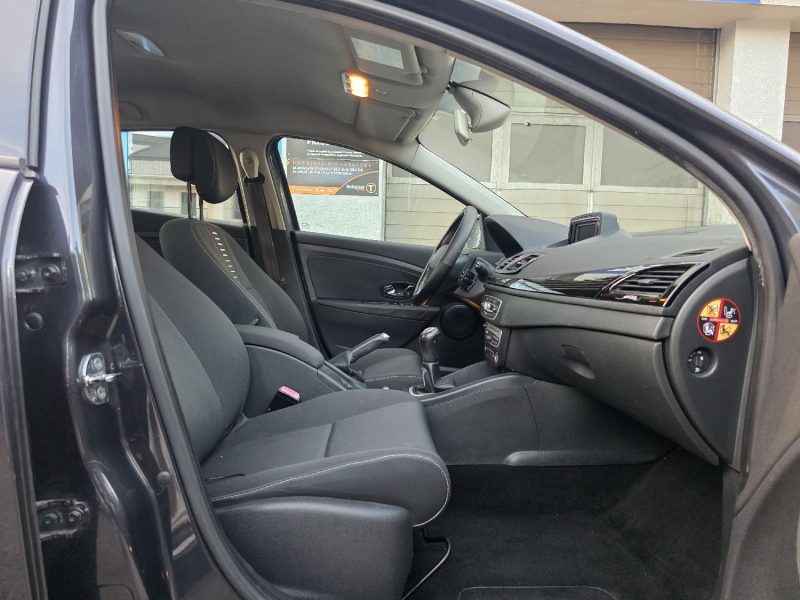 RENAULT MEGANE III 1.5 DCI 90 AUTHENTIQUE 2012