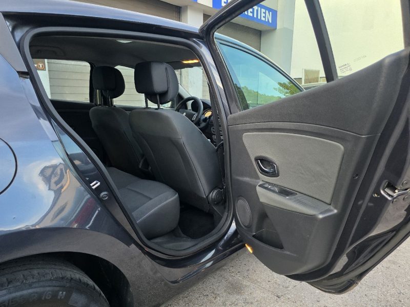 RENAULT MEGANE III 1.5 DCI 90 AUTHENTIQUE 2012