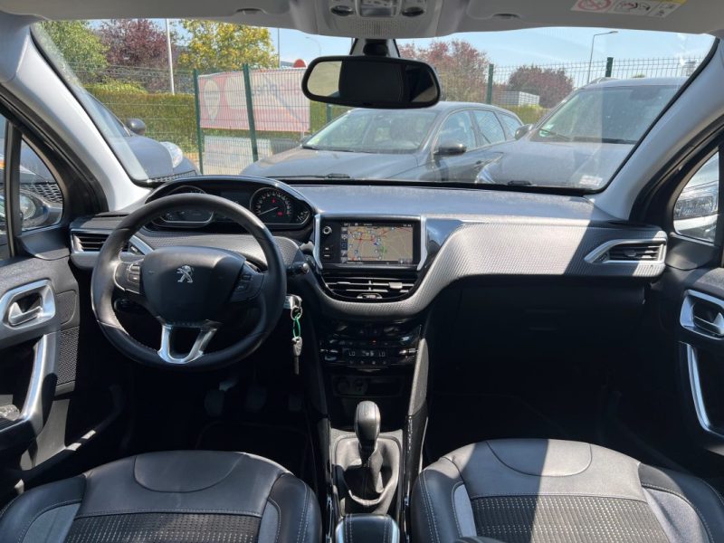 Peugeot 2008 1.2i 110 Allure / Garantie 3/12 Mois