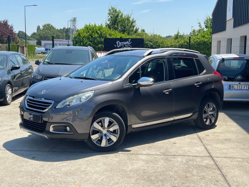 Peugeot 2008 1.2i 110 Allure / Garantie 3/12 Mois