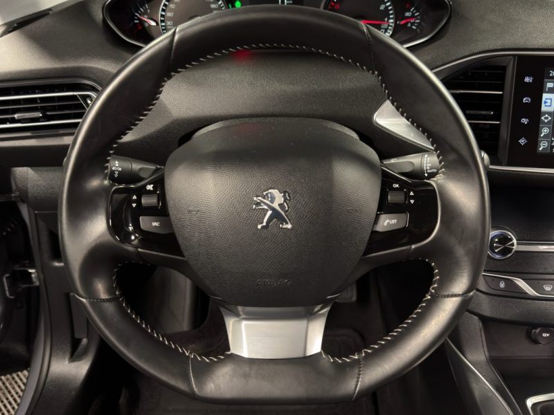 PEUGEOT 308 II ALLURE 1.2 TURBO 130 Cv 1ERE MAIN / BOITE AUTOMATIQUE 35 100 Kms - GARANTIE 1 AN