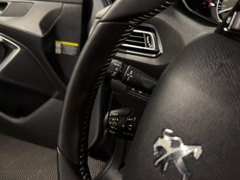 PEUGEOT 308 II ALLURE 1.2 TURBO 130 Cv 1ERE MAIN / BOITE AUTOMATIQUE 35 100 Kms - GARANTIE 1 AN