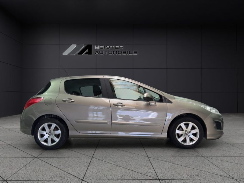 PEUGEOT 308 1.6 HDI 112CH BVA PREMIUM 2011
