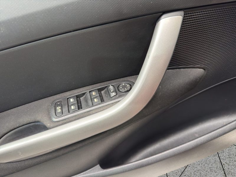 PEUGEOT 308 1.6 HDI 112CH BVA PREMIUM 2011