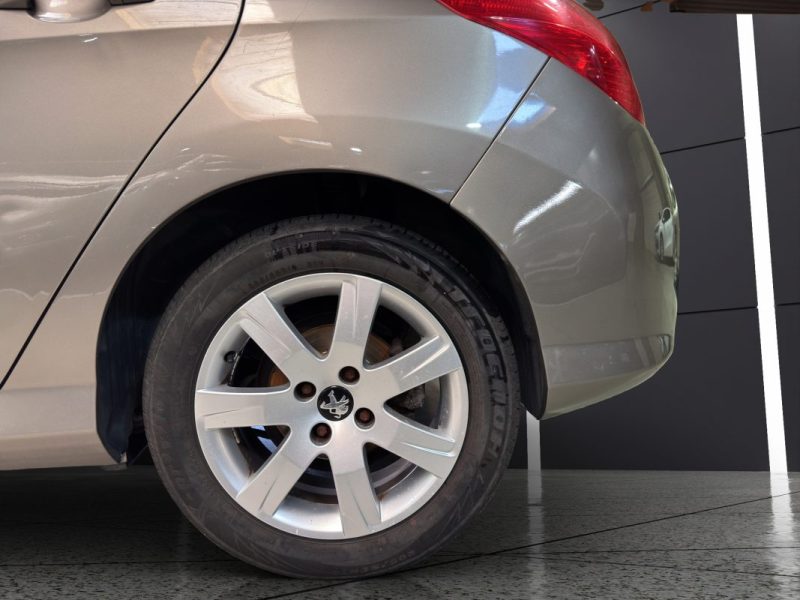 PEUGEOT 308 1.6 HDI 112CH BVA PREMIUM 2011
