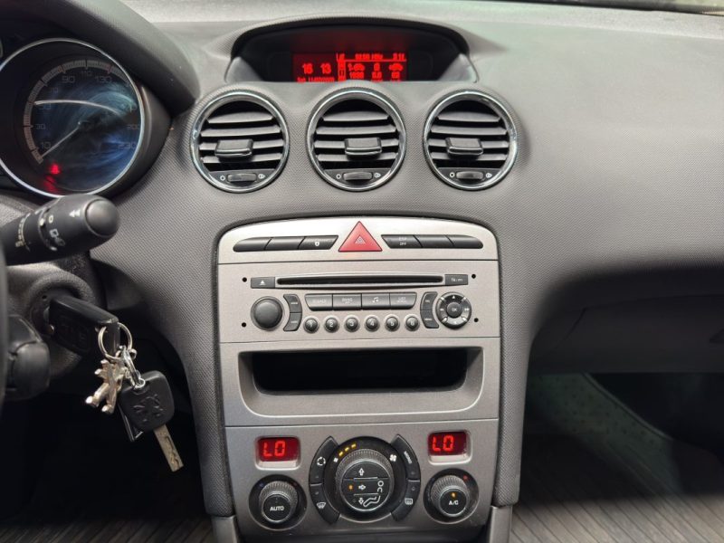 PEUGEOT 308 1.6 HDI 112CH BVA PREMIUM 2011