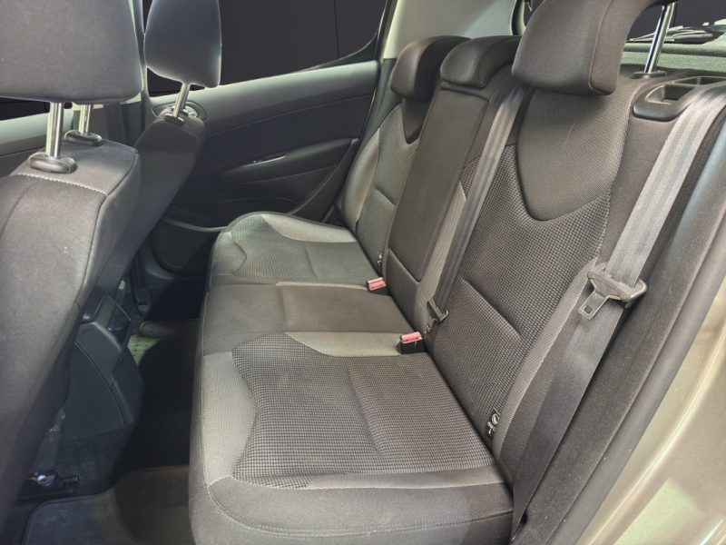 PEUGEOT 308 1.6 HDI 112CH BVA PREMIUM 2011