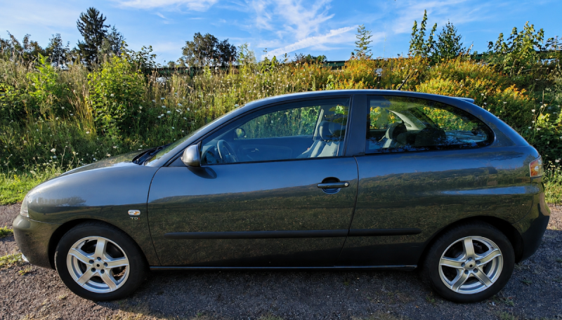 SEAT IBIZA 1.9 TDi 100cv CONFORT EDITION