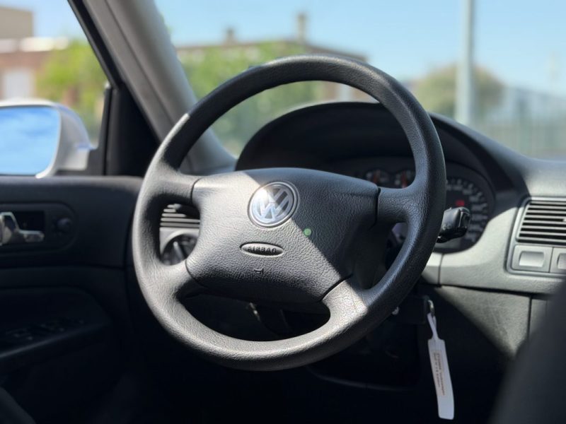 VOLKSWAGEN GOLF 1,6L 102 CV Boite Auto / Paiement 4X ou 10X Possible